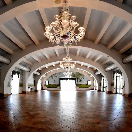 Отель Santa Barbara Монтефалько