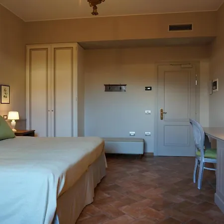 Отель Santa Barbara 4*