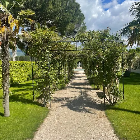 מלון Santa Barbara 4*