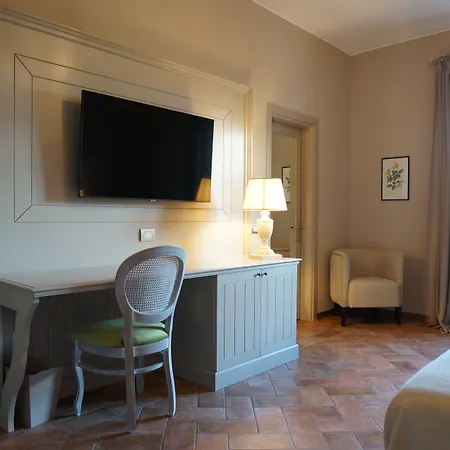 Santa Barbara Hotel 4*