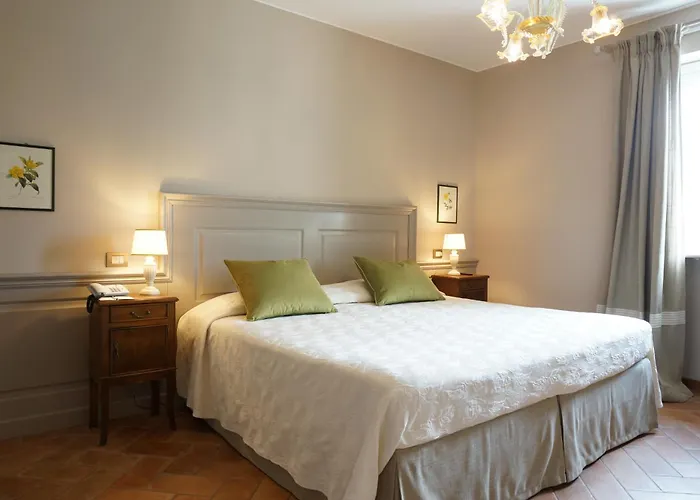 فندق Santa Barbara 4*