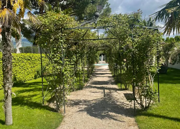 فندق Santa Barbara 4*